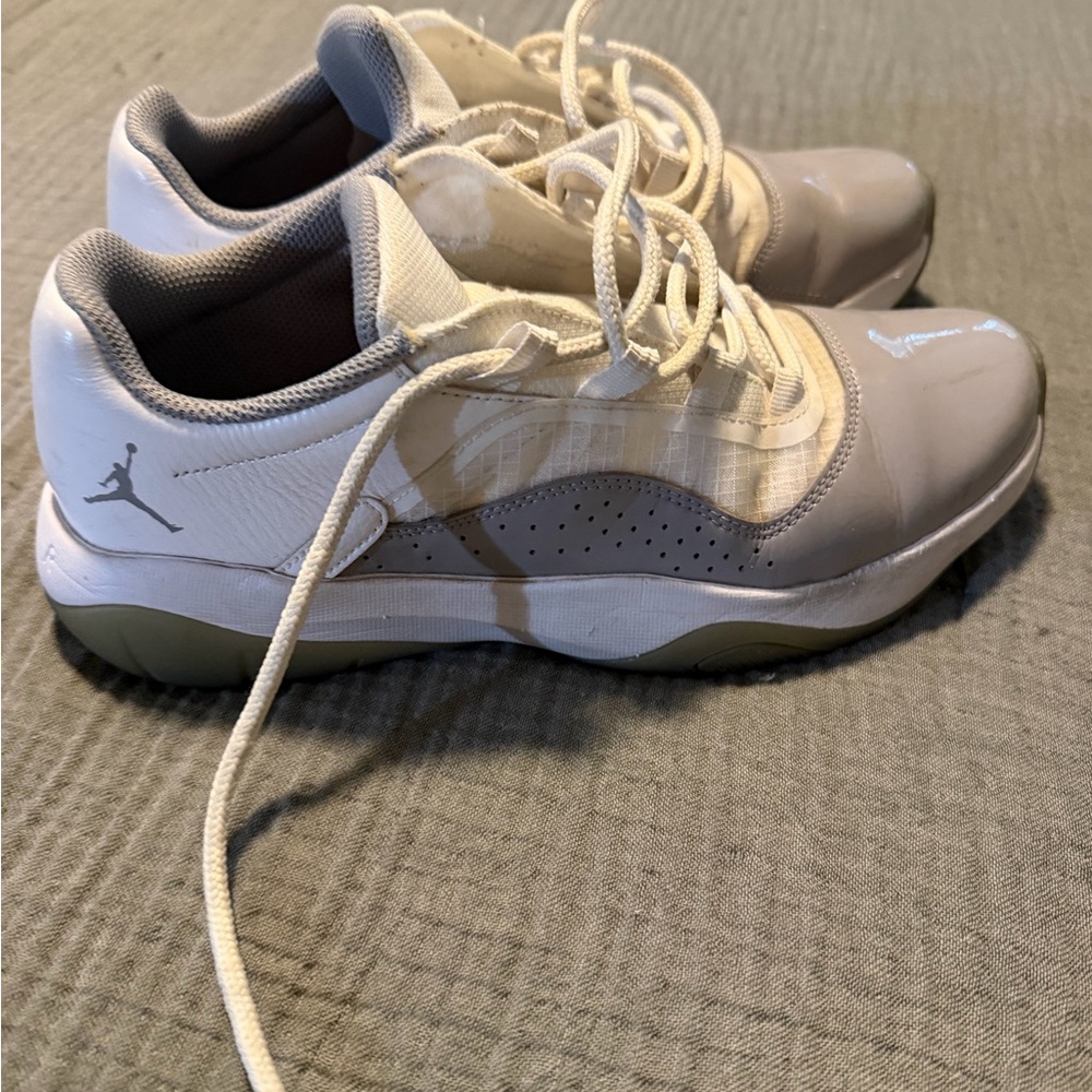 Air Jordan 11 CMFT Low